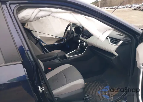 2022 Toyota Rav4 Xle z USA, uszkodzony, nr VIN 2T3P1RFV0NW249534